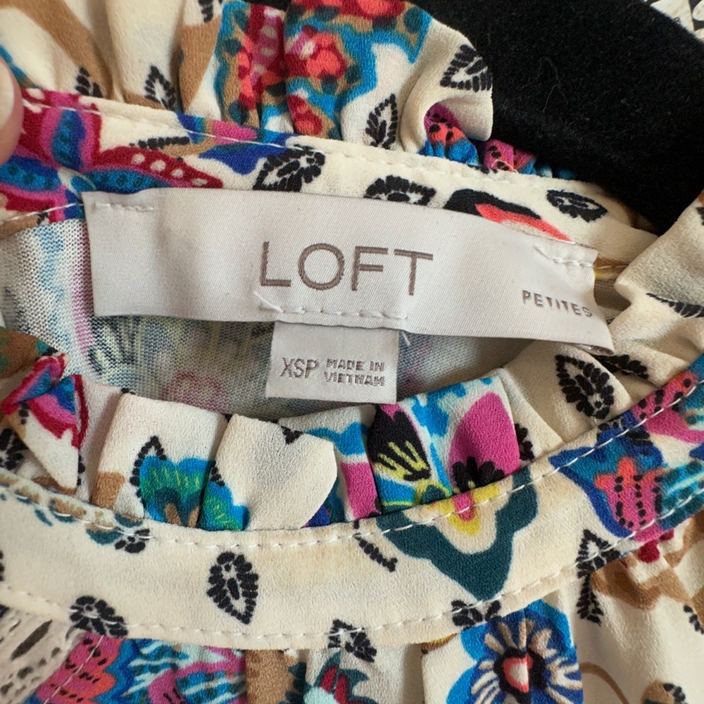 Pretty LOFT Ruffled Blouse - Picture 2 of 3